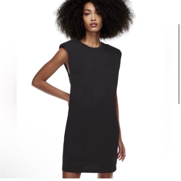 Babaton Aritzia Black Shoulder Pad Tee Shirt Dress Size Medium - Picture 11 of 11